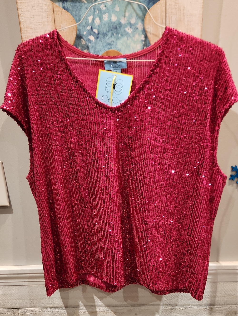 NWT CeCe Sequined V-Neck Women’s Top in Fuchsia Pink SZ XL